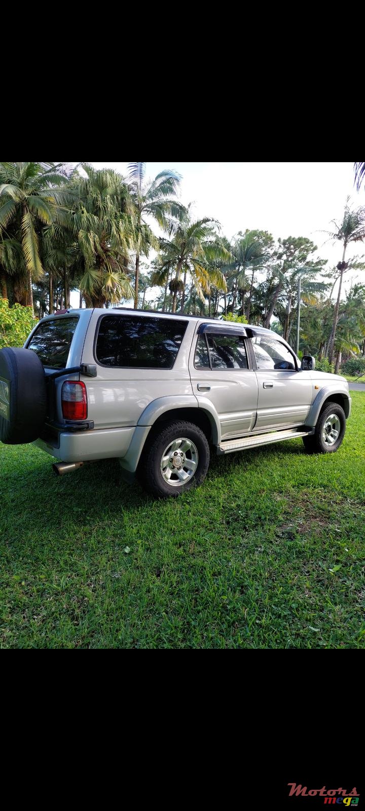 1998' Toyota Hilux Surf jeep photo #4