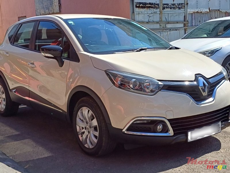 2016' Renault Captur photo #1