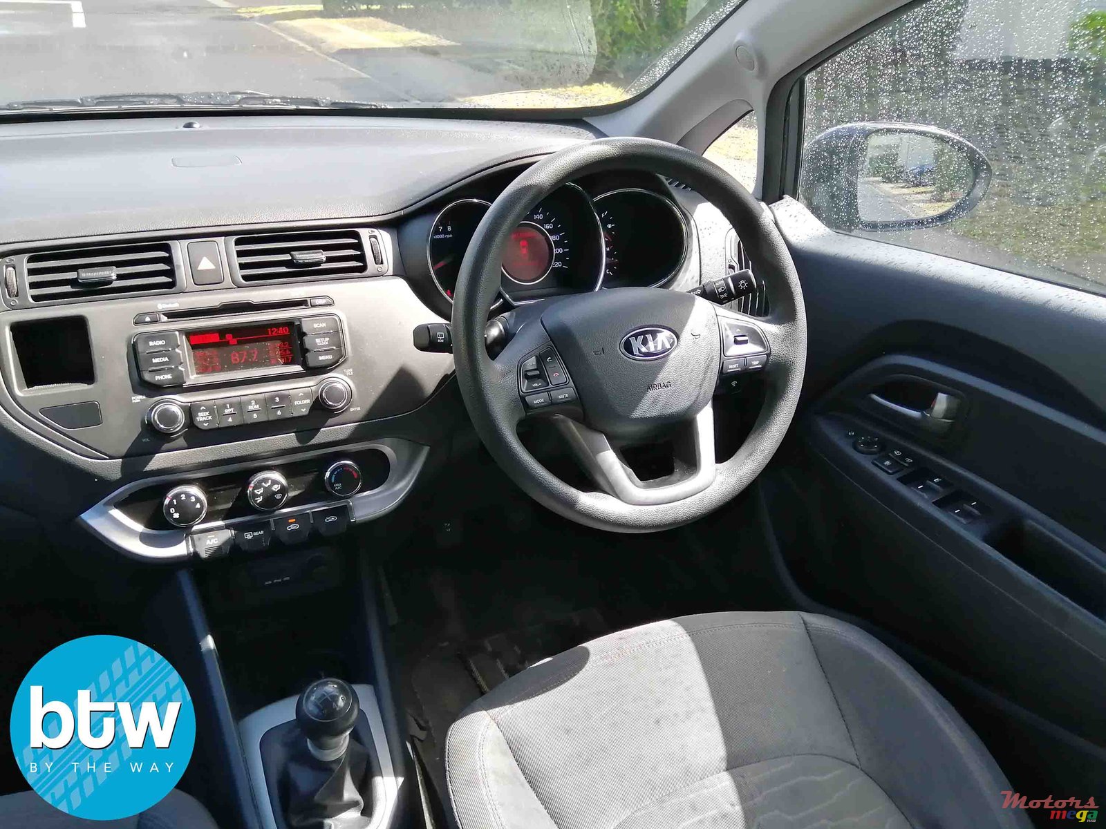 2012' Kia Rio photo #7