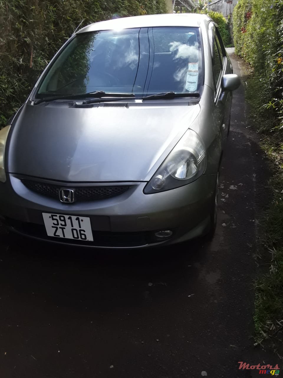 2006' Honda Fit photo #1