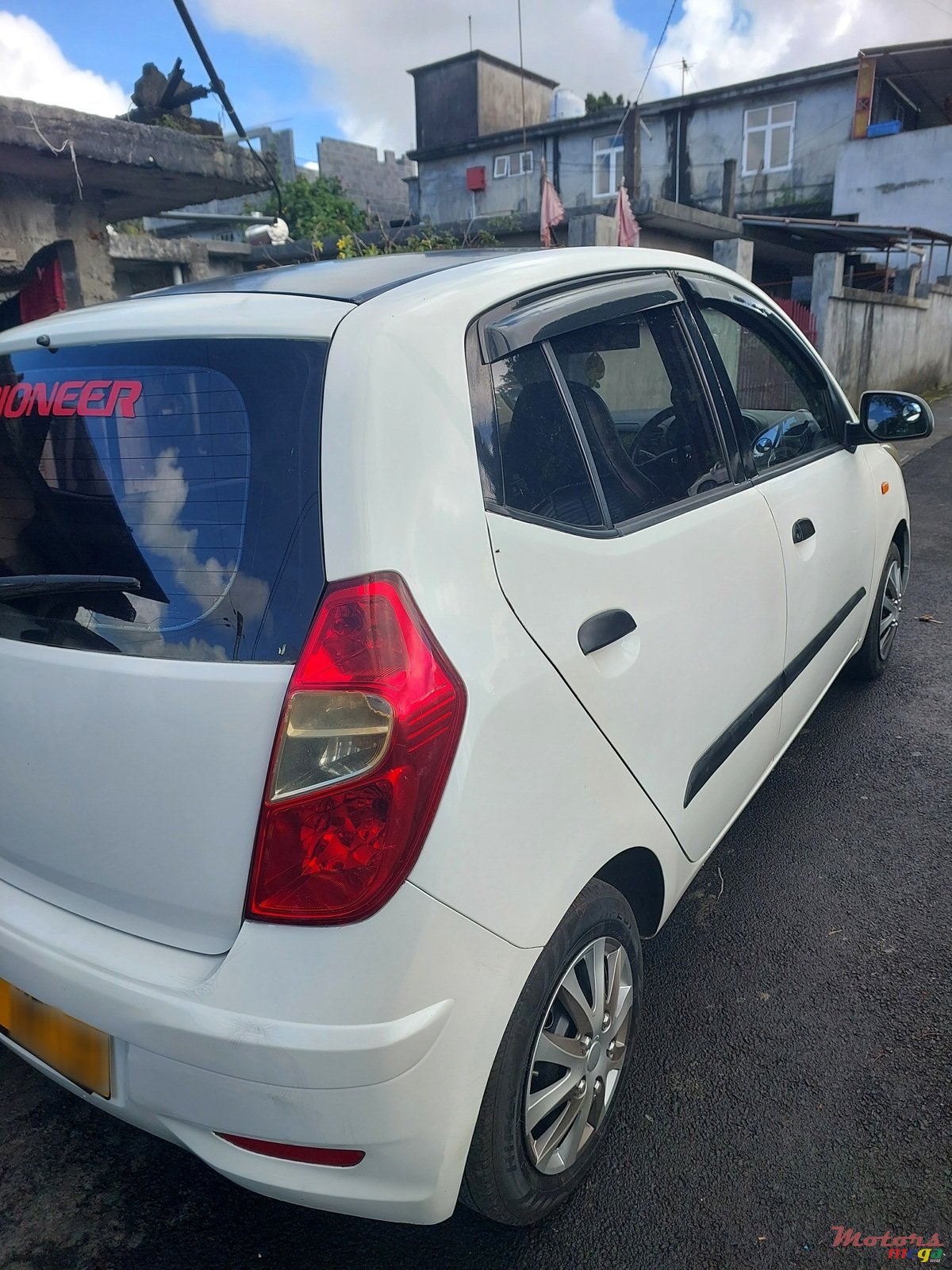 2012' Hyundai i10 photo #3