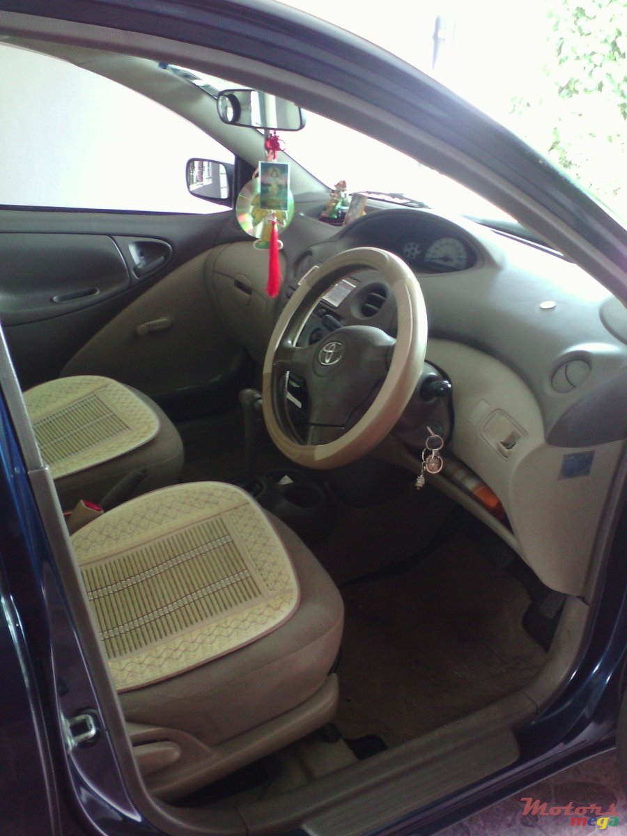 2003' Toyota photo #3