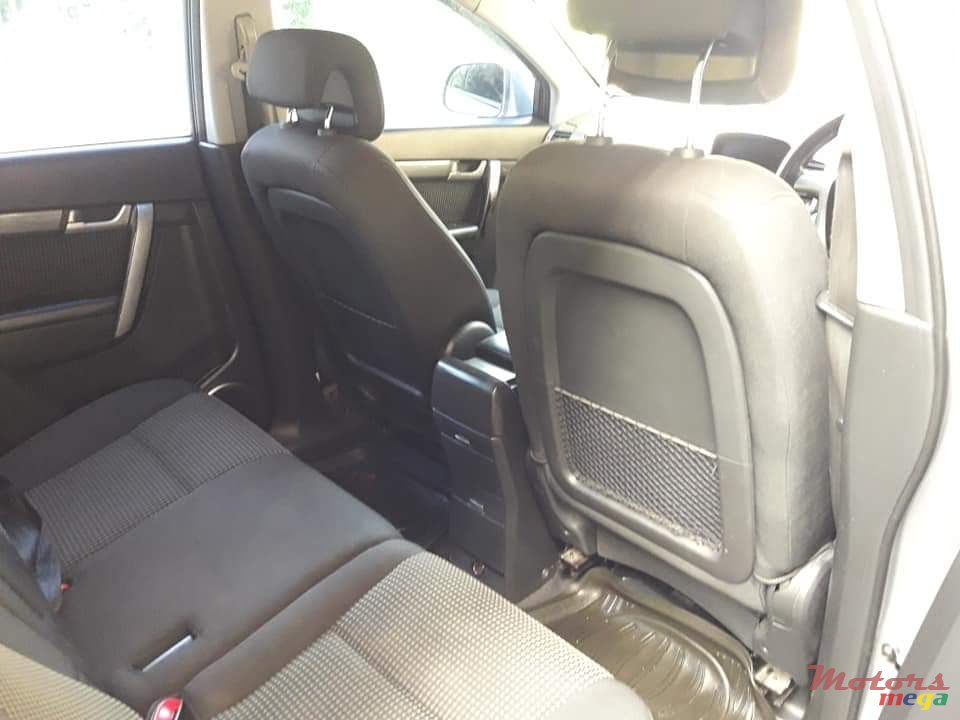 2007' Chevrolet Captiva 7 seater photo #5