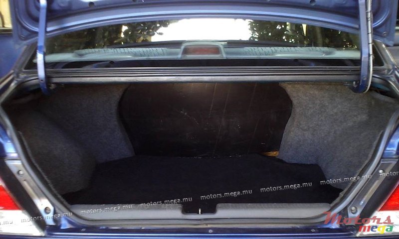 2001' Mitsubishi photo #6