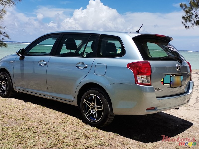 2013' Toyota Fielder photo #1