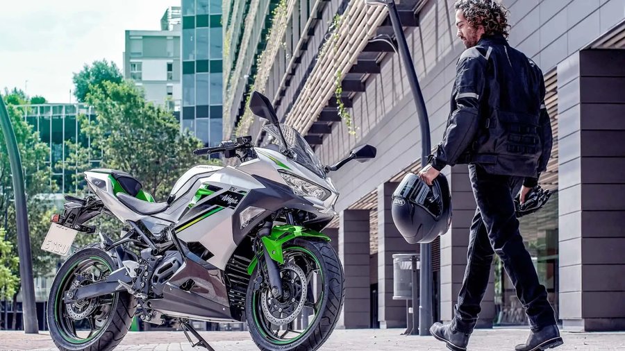 2027 Kawasaki Ninja e1