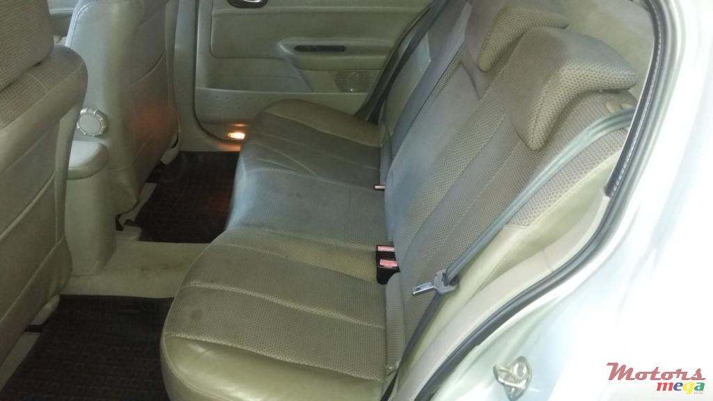 2005' Renault Megane photo #4