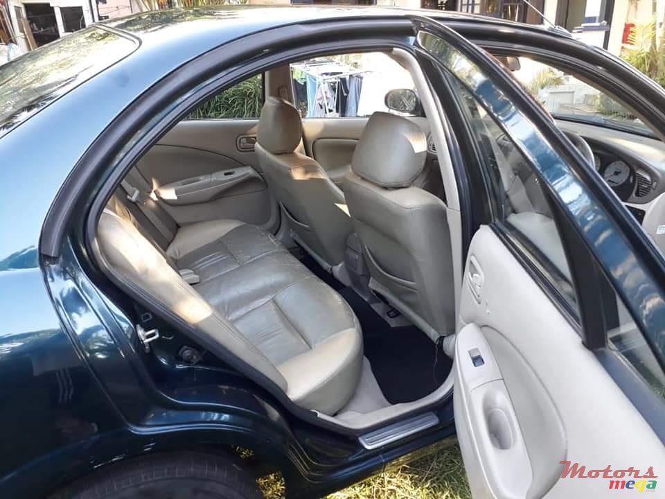 2006' Nissan Sunny photo #4