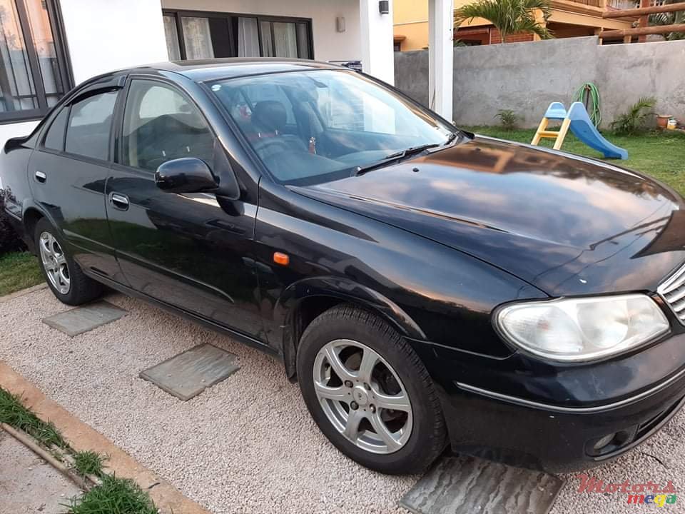 2005' Nissan 1400 photo #2