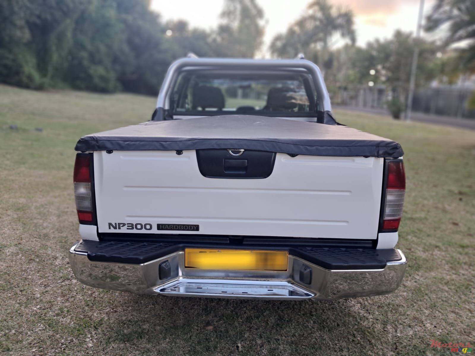 2017' Nissan NP300 2×4 Hardbody Predator photo #6