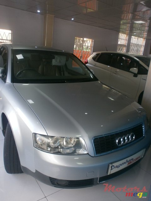 2010' Audi A4 photo #1