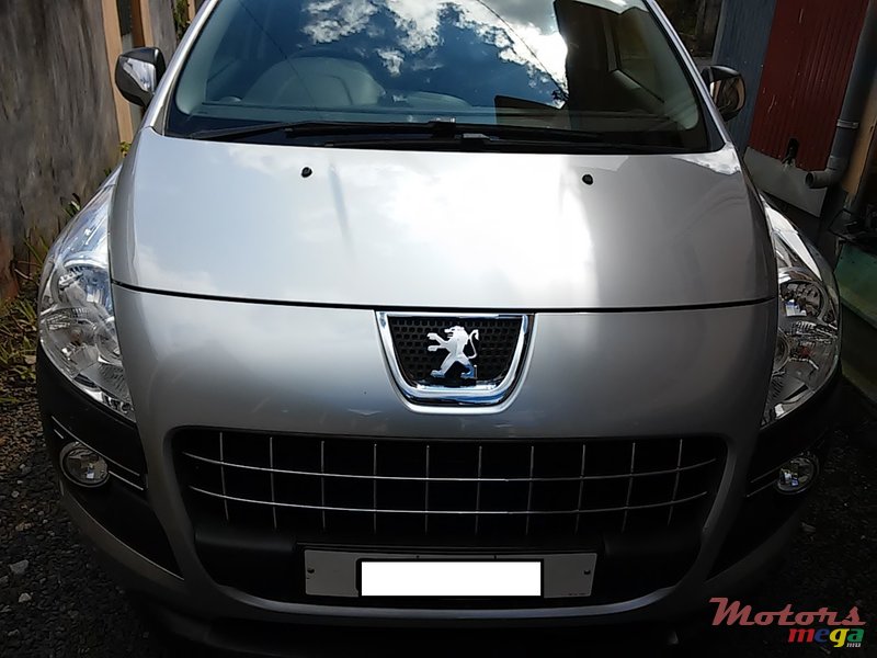 2012' Peugeot 3008 photo #2