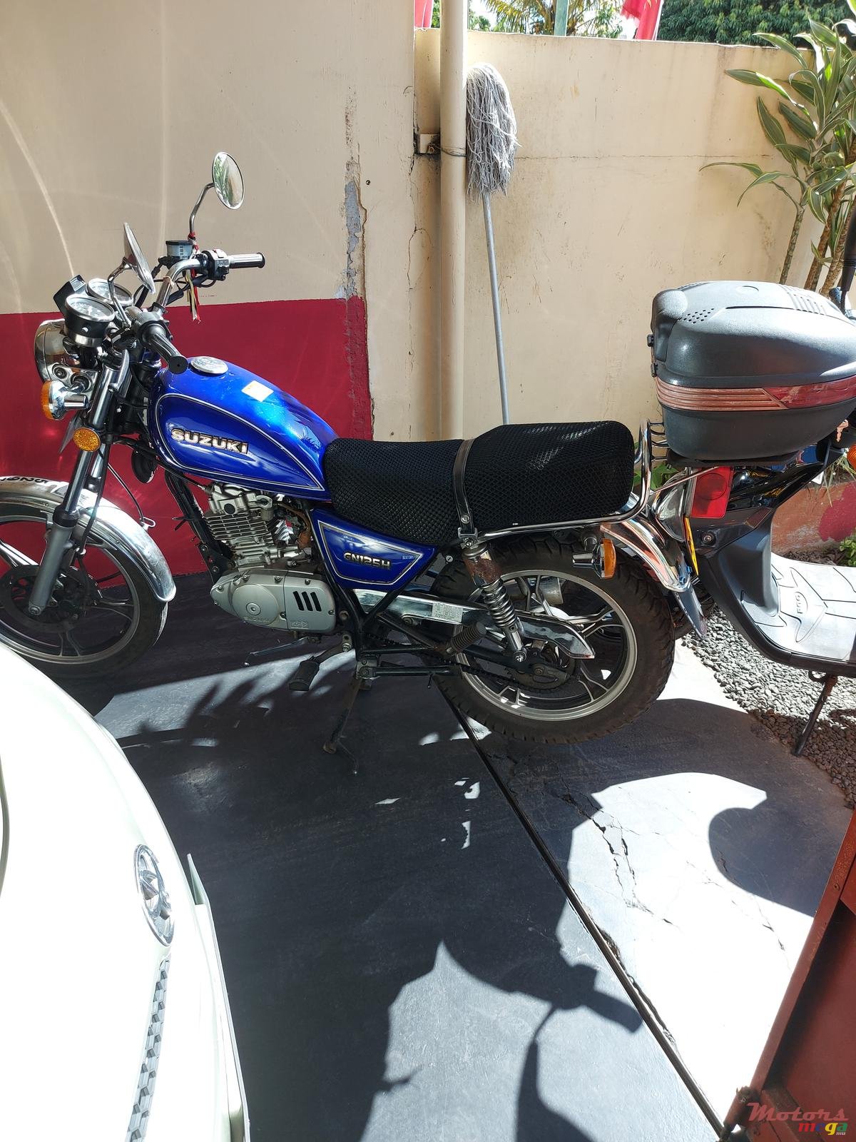 2012' Suzuki photo #1