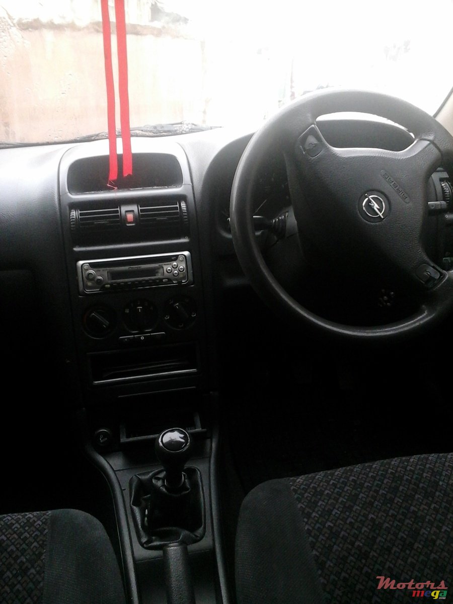 2001' Opel Astra G photo #1