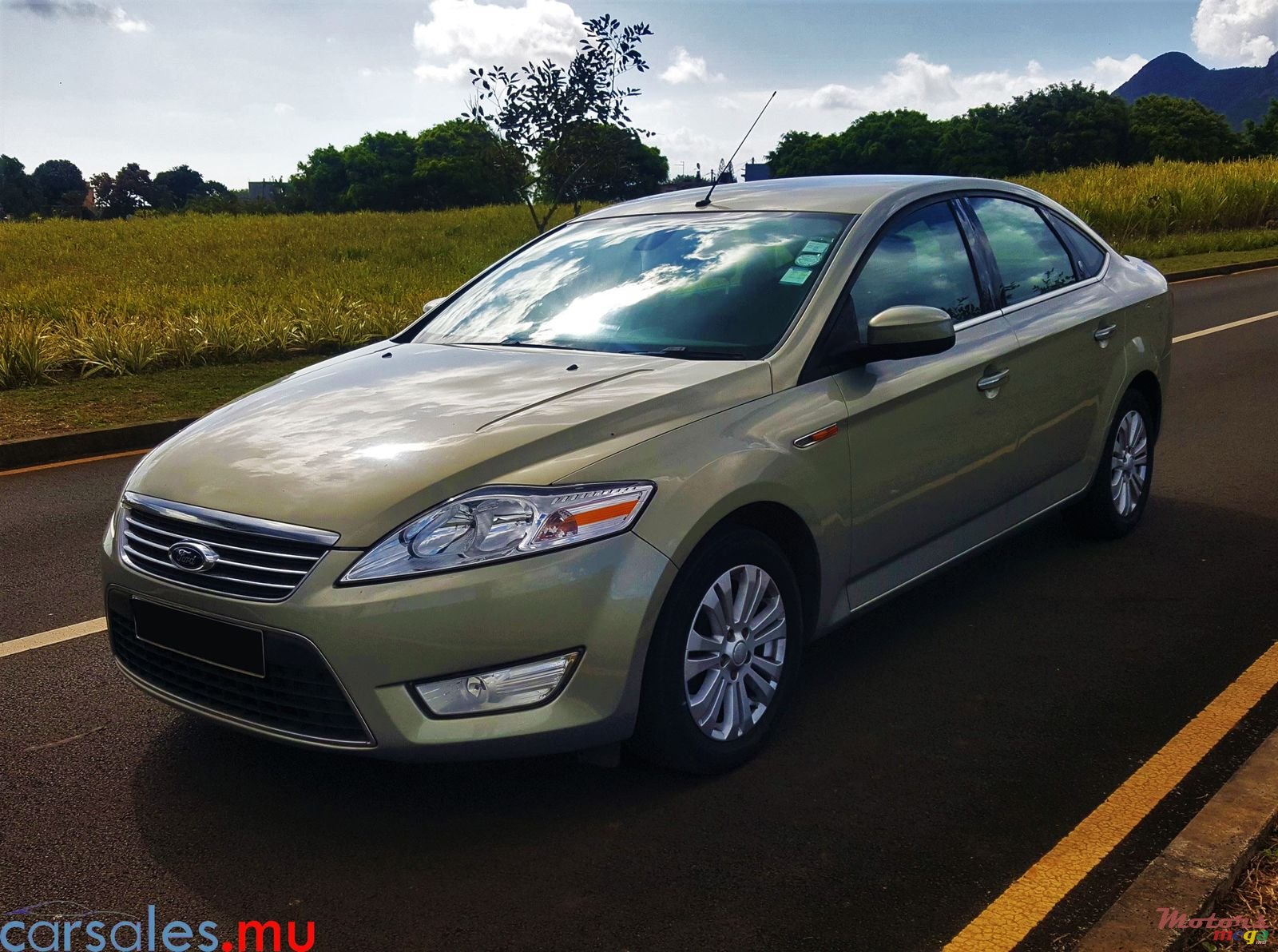 2010' Ford Mondeo 1.6 Ghia photo #2