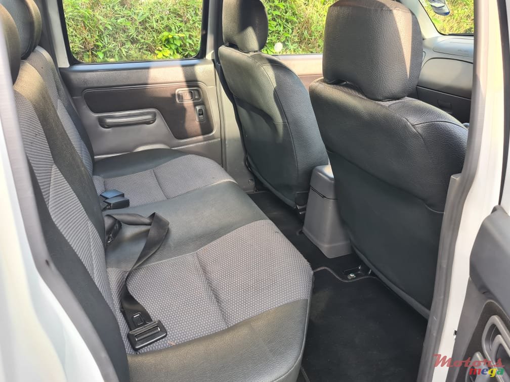 2015' Nissan Hardbody photo #7