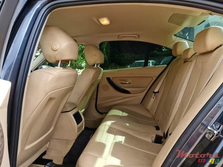 2012' BMW 320 photo #7