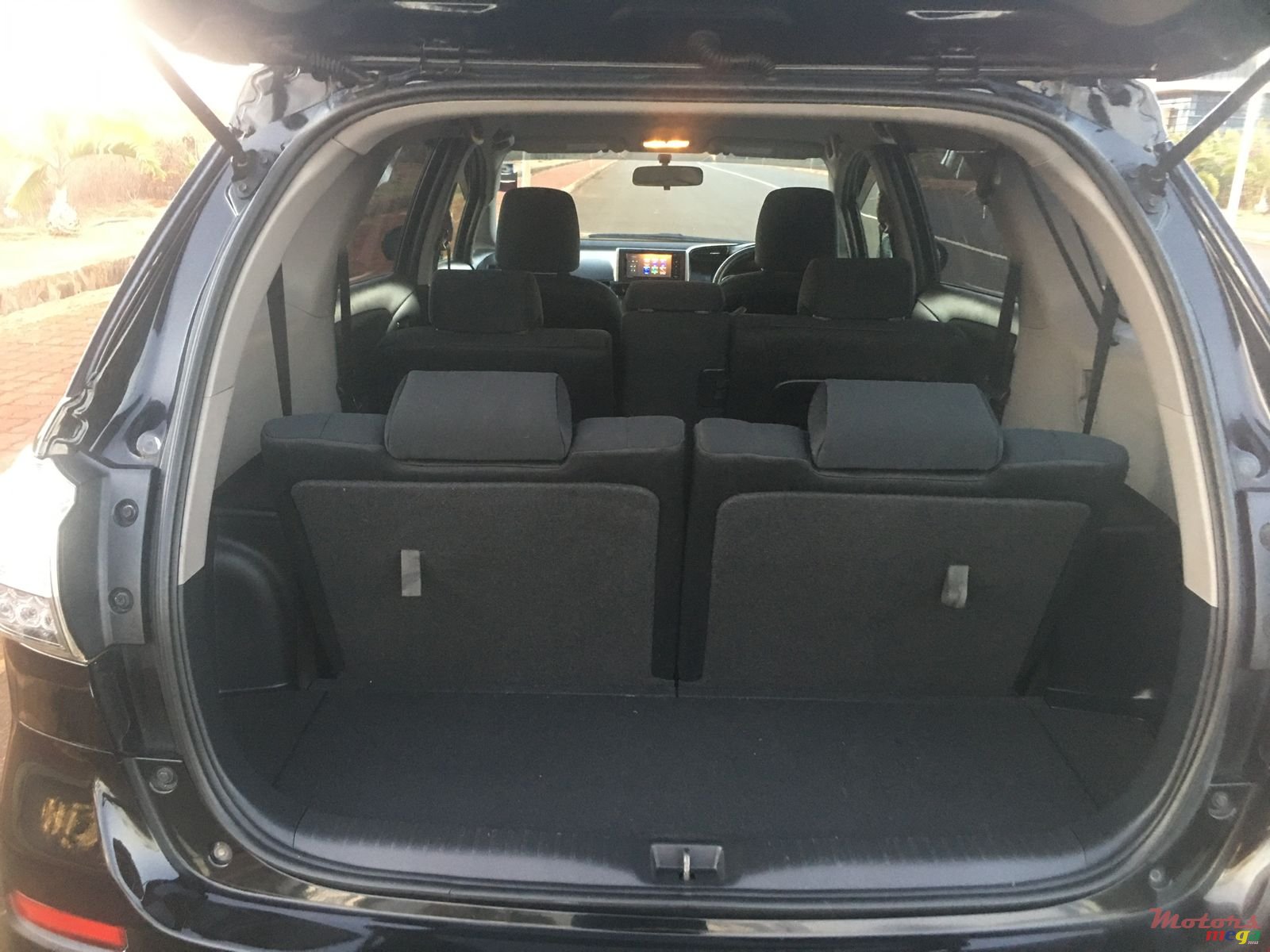 2012' Toyota Wish photo #4