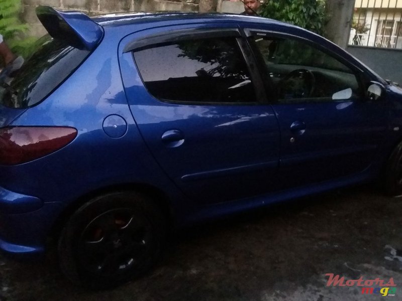 2003' Peugeot 206 photo #2