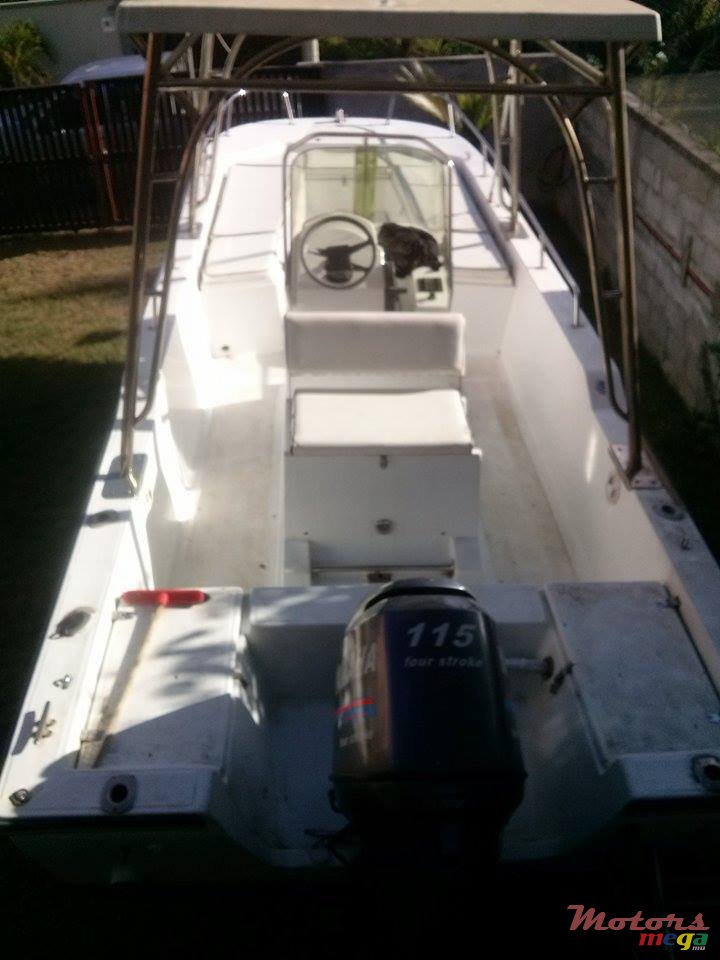 2000' Boston Whaler photo #4