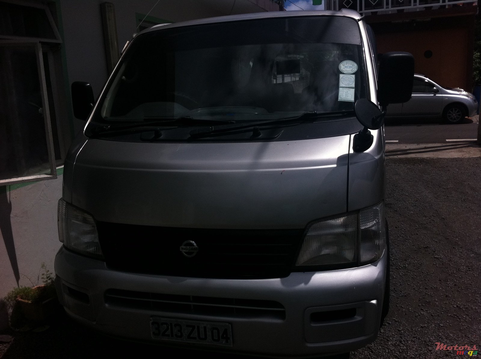 2004' Nissan Urvan photo #2