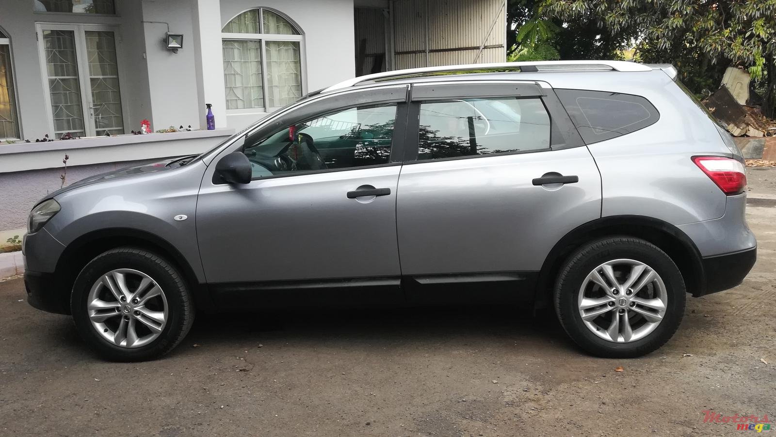 2011' Nissan Qashqai+2 photo #5