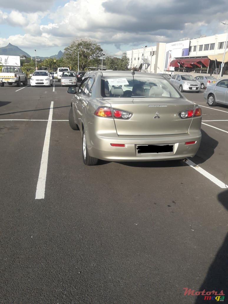 2010' Mitsubishi Ex photo #2