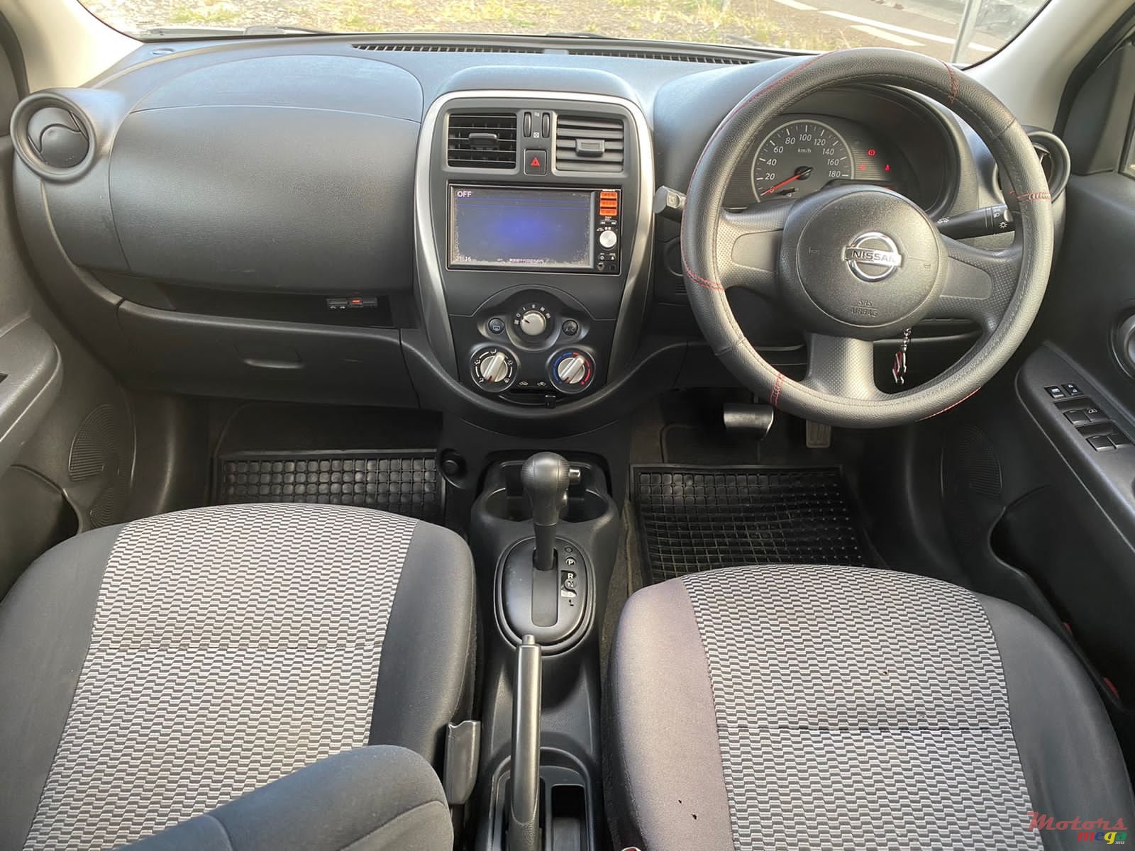 2015' Nissan March photo #2