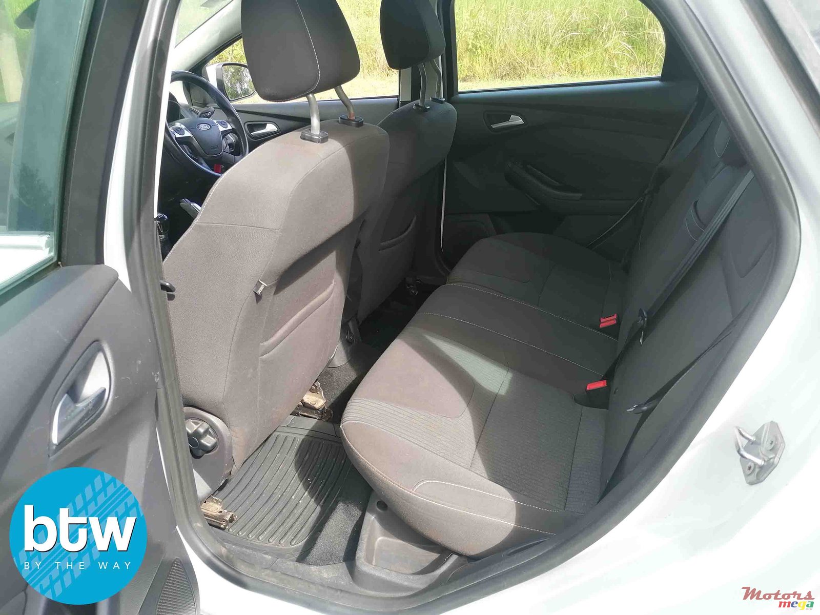 2012' Ford Focus photo #5