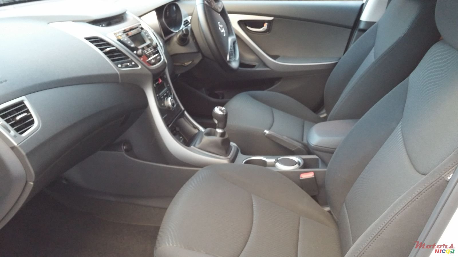 2014' Hyundai Elantra photo #2