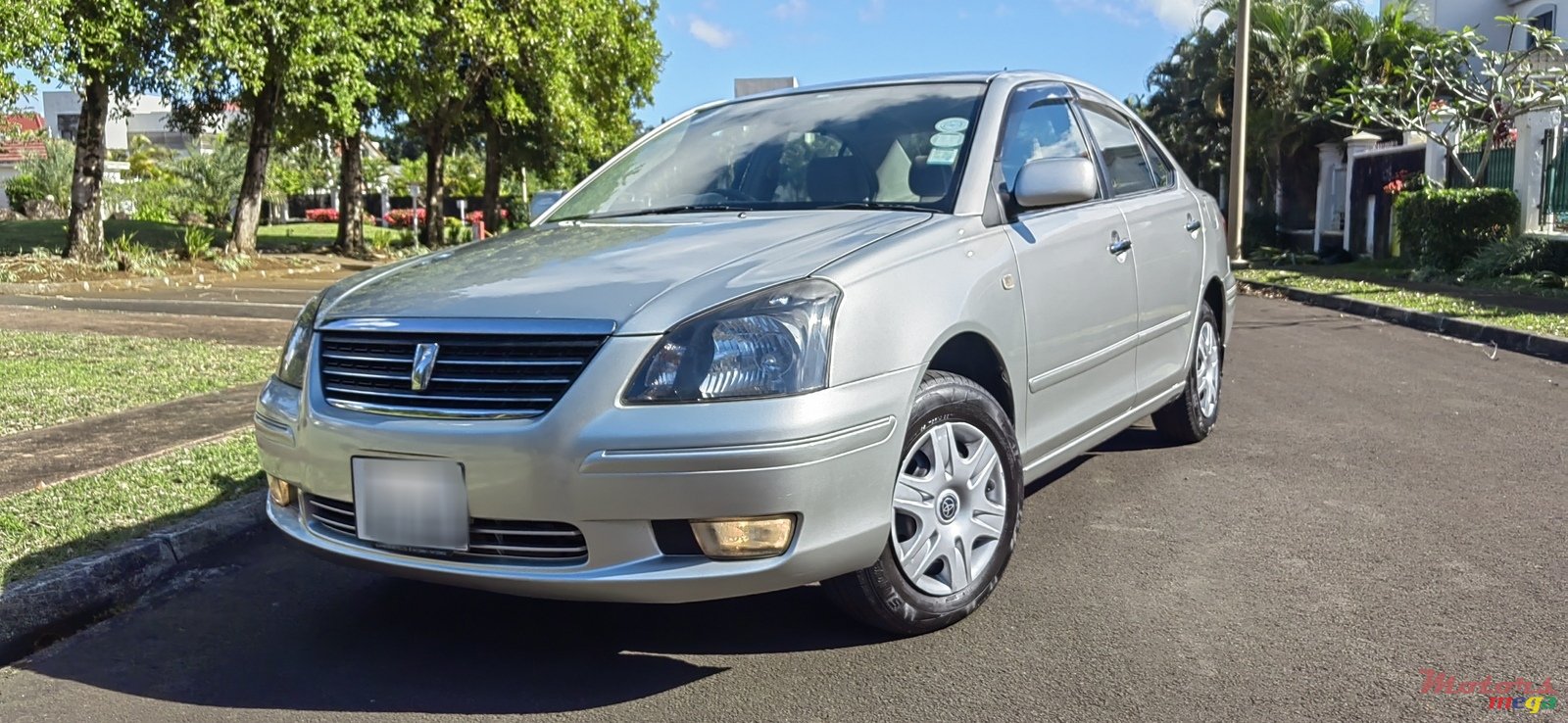 2004' Toyota Premio photo #2