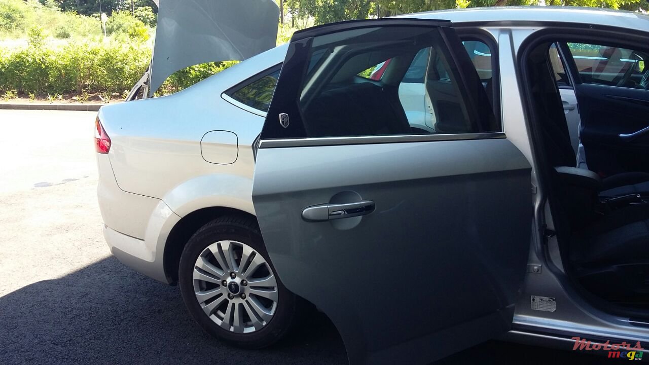 2009' Ford Mondeo photo #2