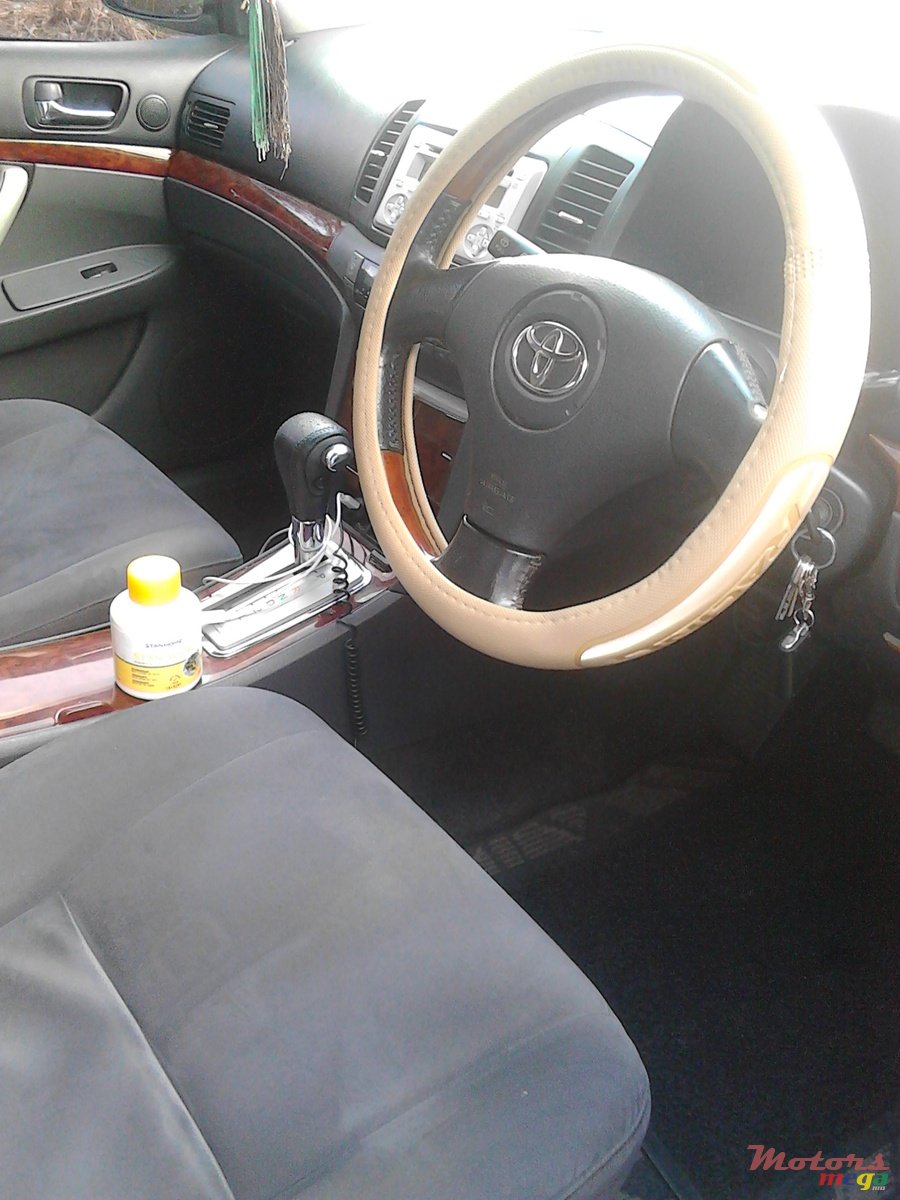 2003' Toyota photo #6