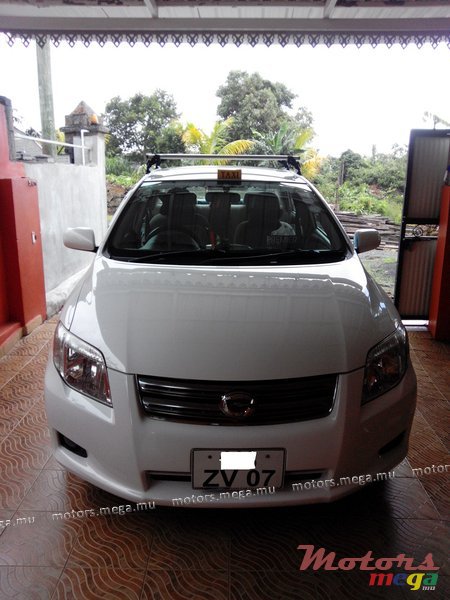 2007' Toyota Corolla Axio photo #1