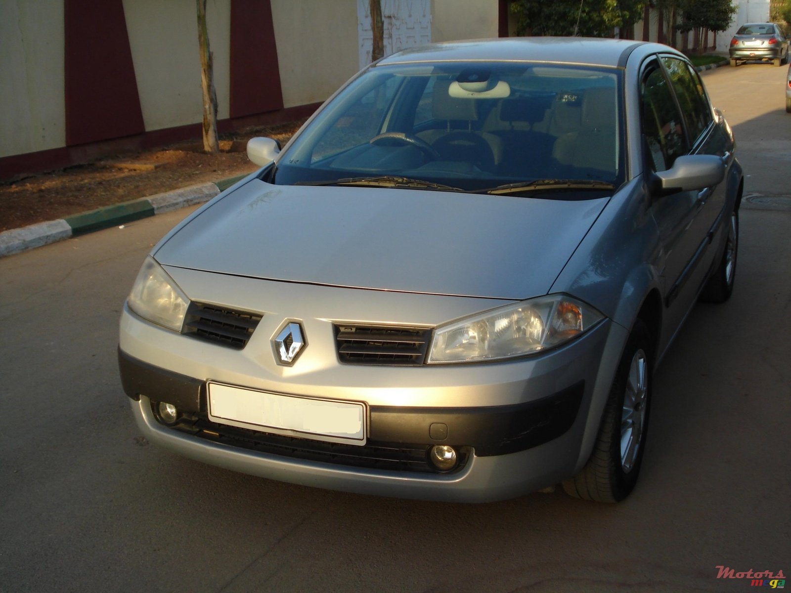 2005' Renault Megane photo #1