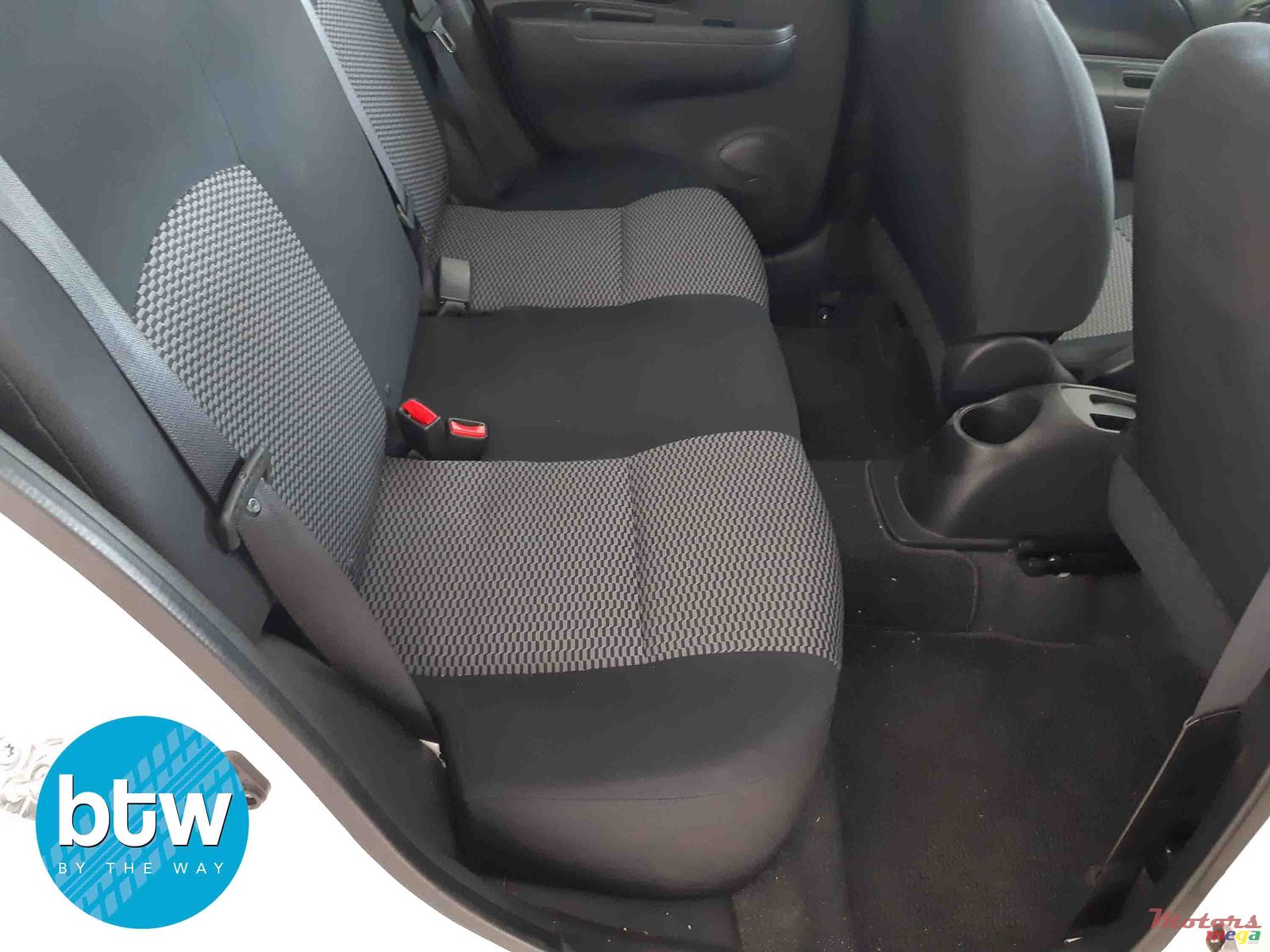 2016' Nissan March photo #3