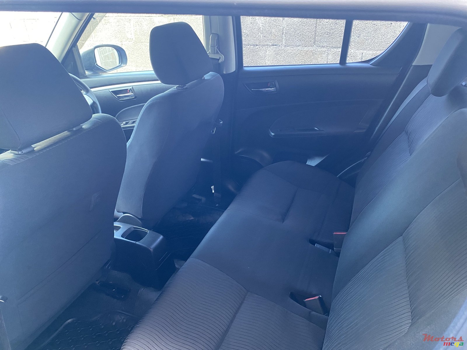 2013' Suzuki Swift Auto photo #6