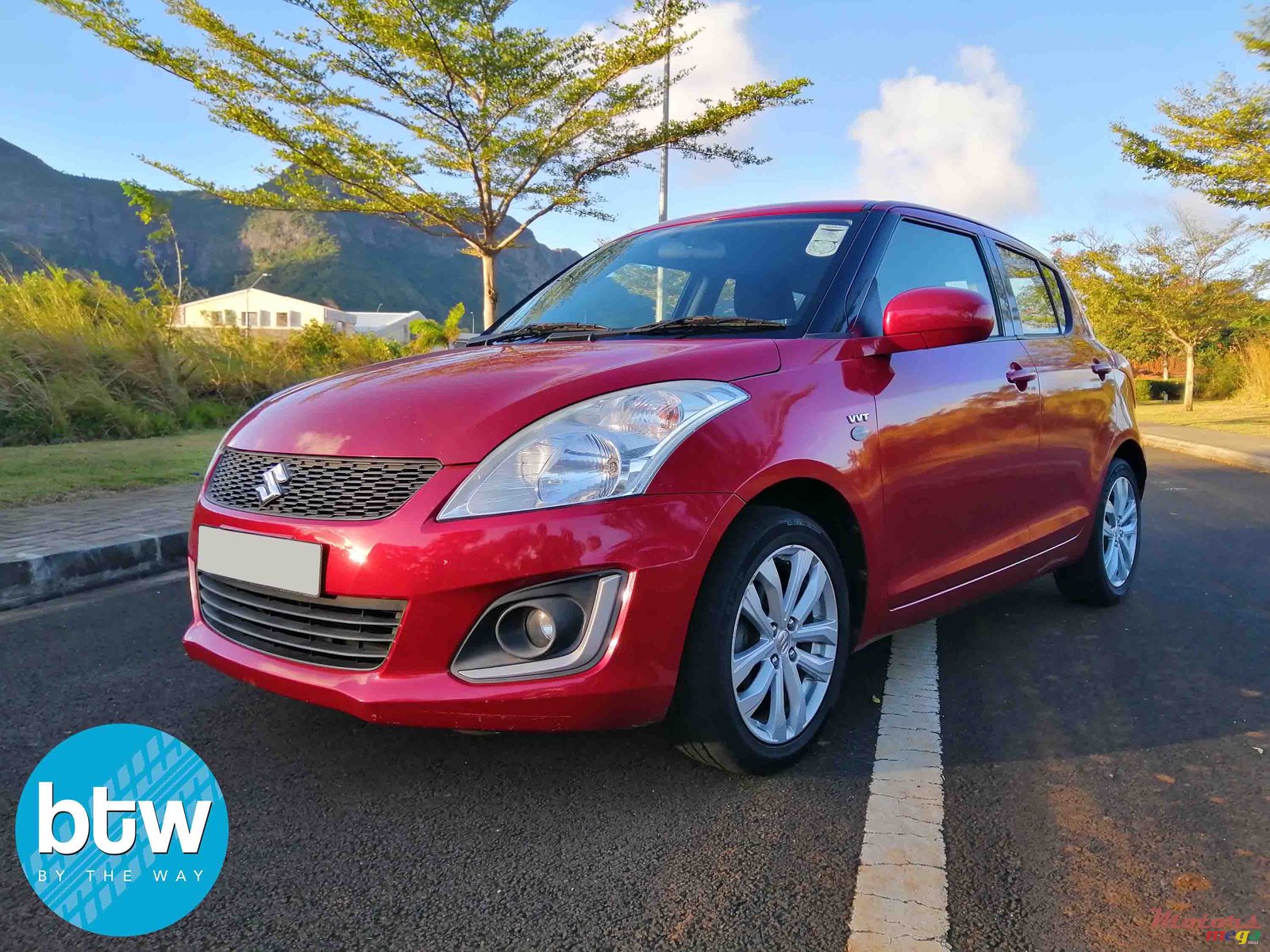 2015' Suzuki Swift photo #2