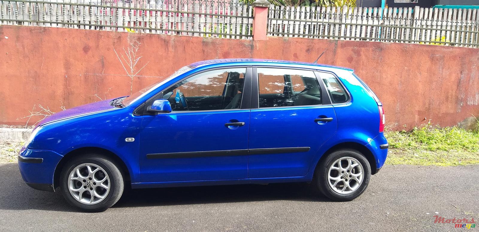 2002' Volkswagen Polo photo #3