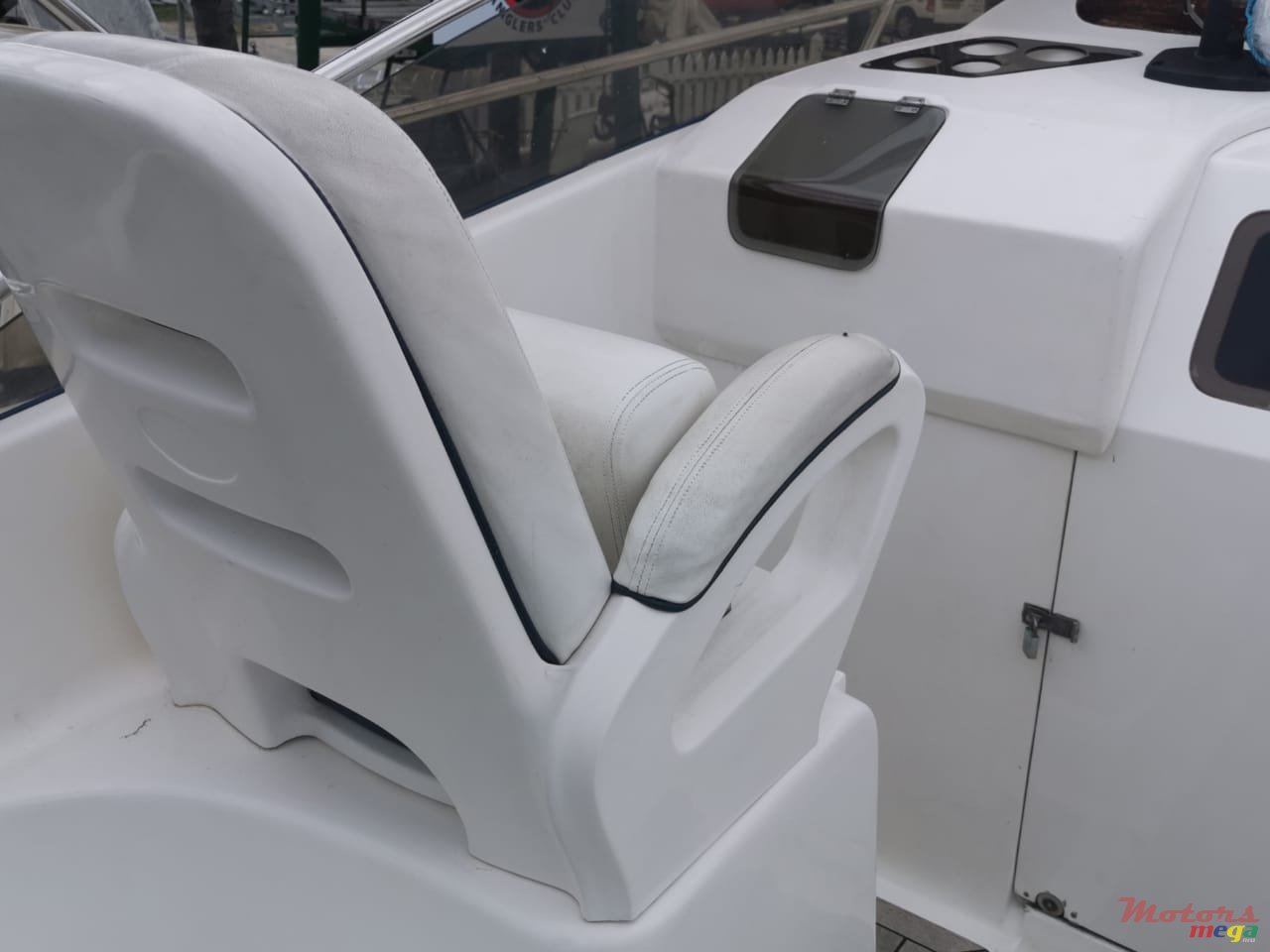 2010' Legend photo #2