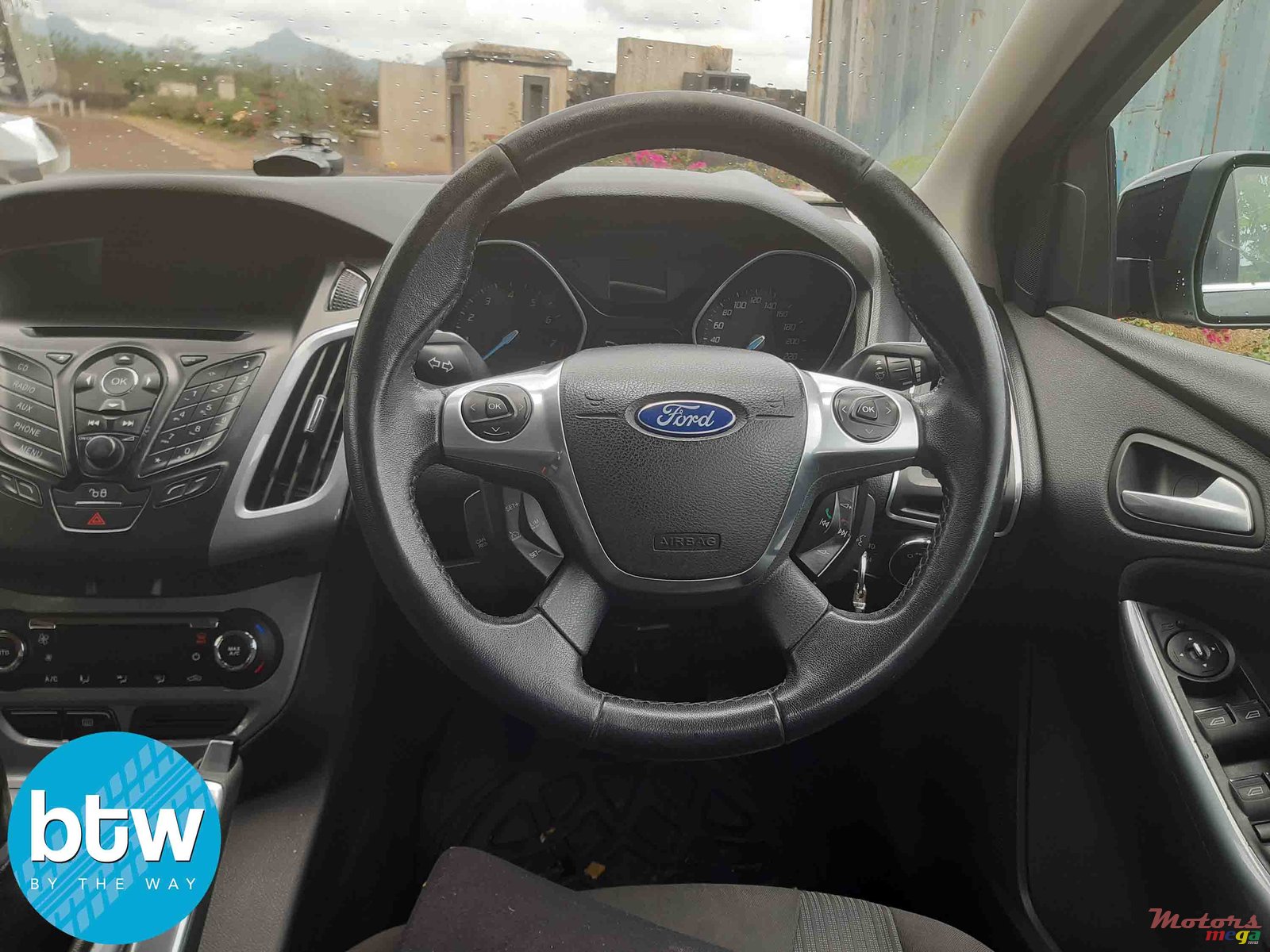 2012' Ford Focus photo #7