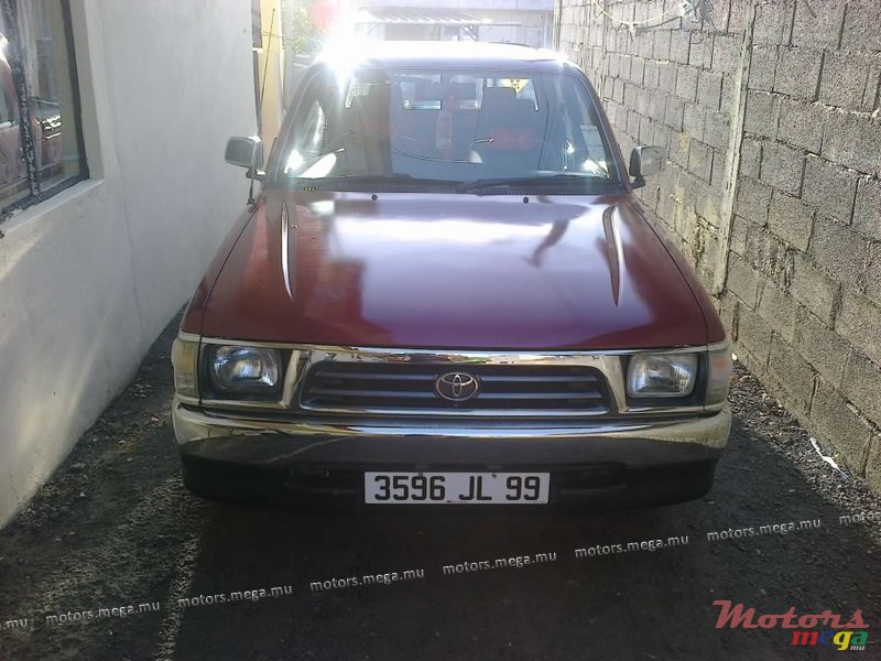 1999' Toyota photo #1