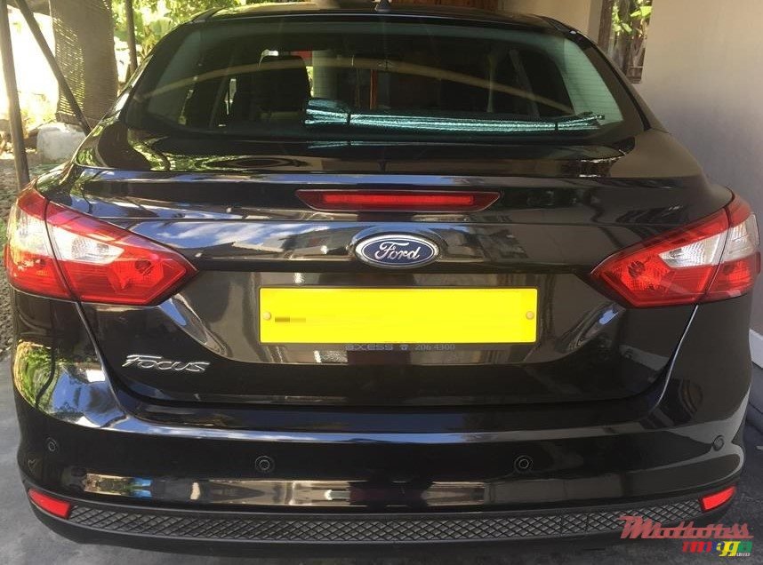 2012' Ford Focus Sedan photo #3