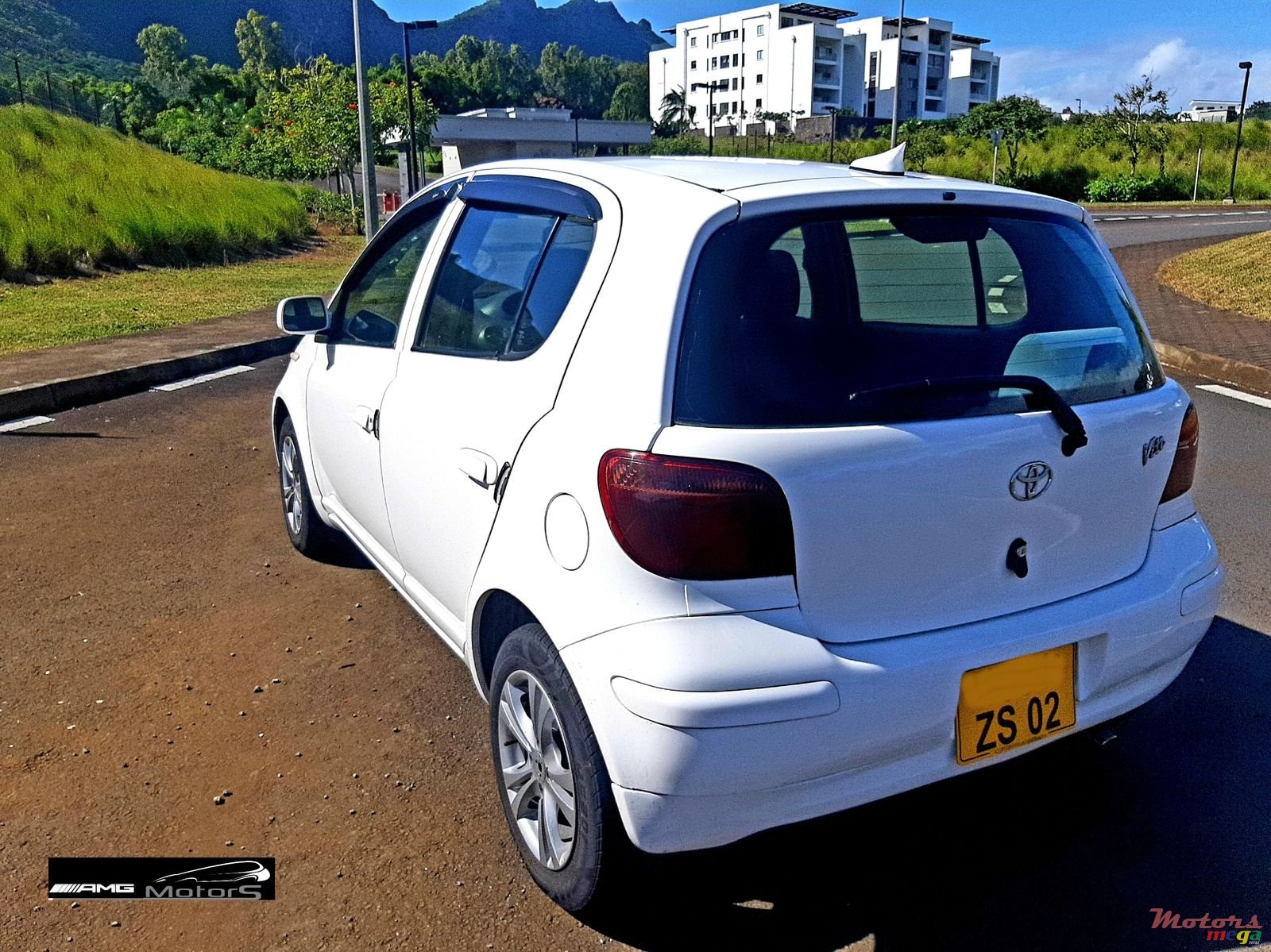 2002' Toyota Vitz photo #4
