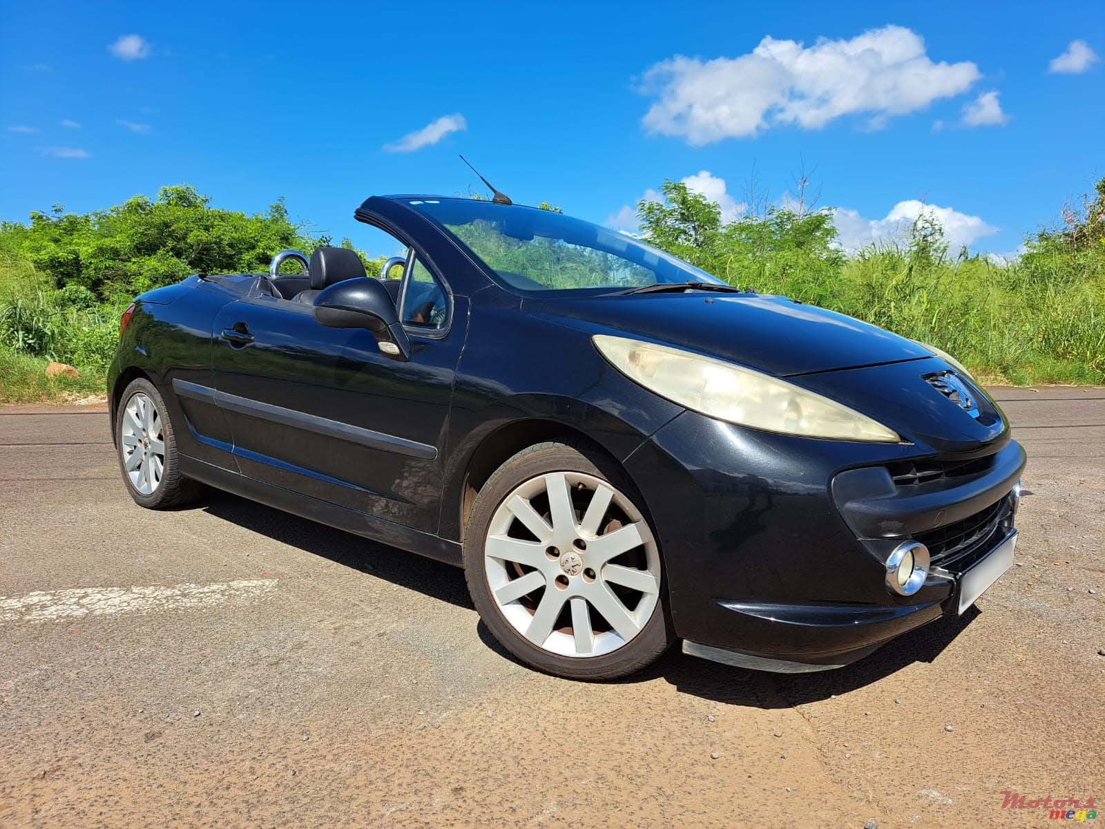 2010' Peugeot 207 photo #1