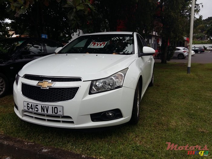 2010' Chevrolet Cruze photo #1