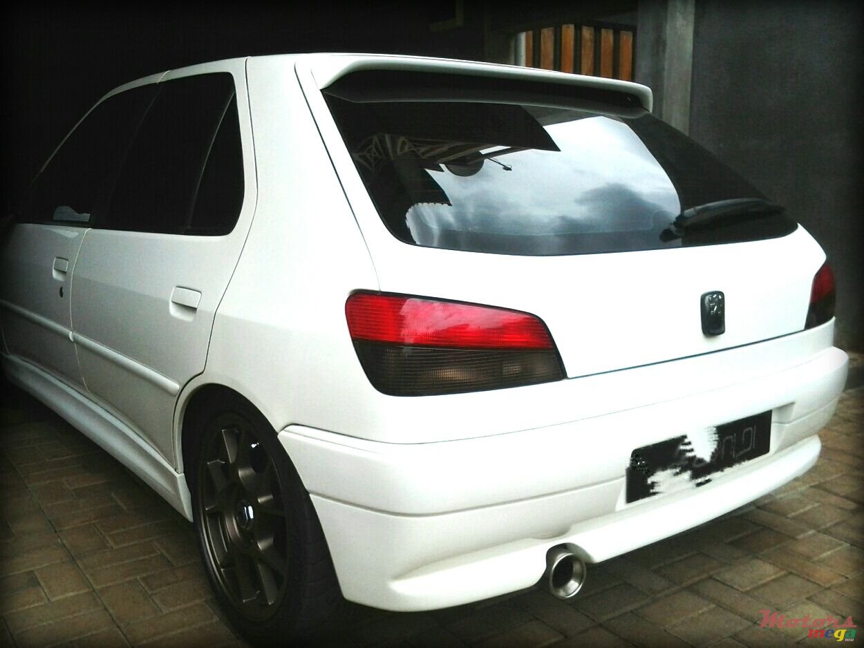 2001' Peugeot 306 photo #1