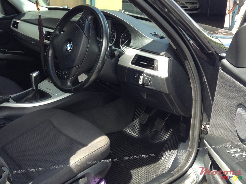 2008' BMW 320i photo #4