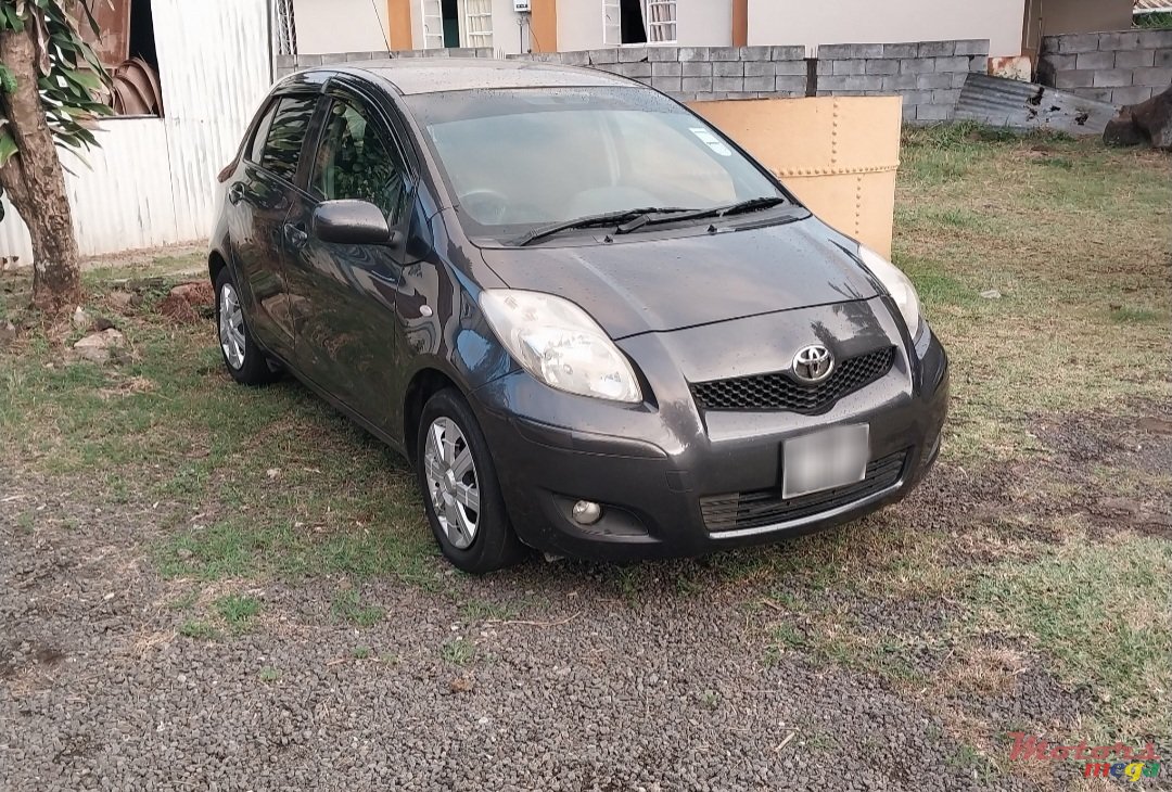 2010' Toyota Vitz Yaris local. Vitz model photo #3