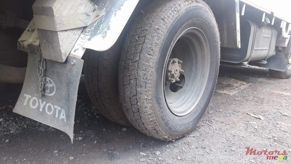 2004' Toyota Turbo photo #6